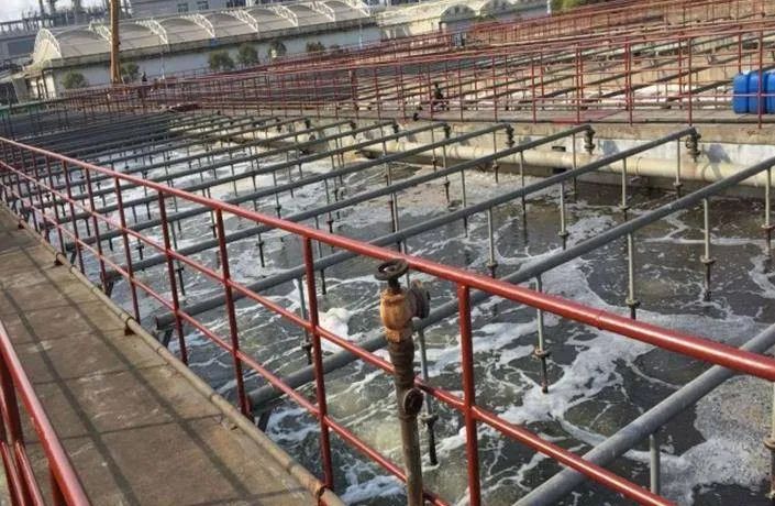 化工廠污水、污泥“臭氣熏天”遭投訴，該如何解決？
